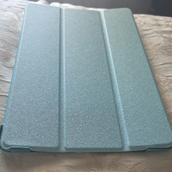 Sleek Aqua Tablet Case - Picture 1 of 1